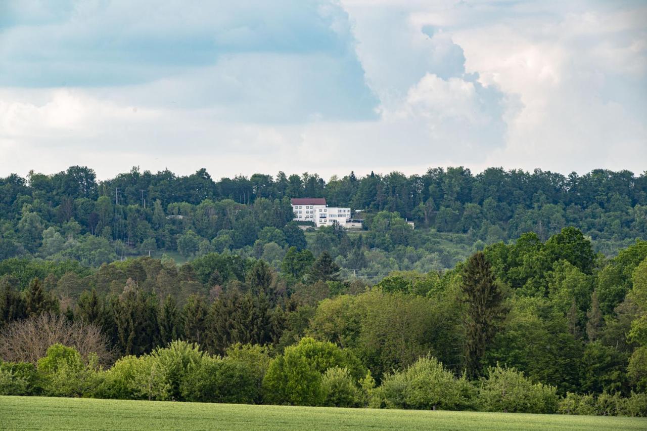 Hotel Pfefferburg Schonaich Bagian luar foto